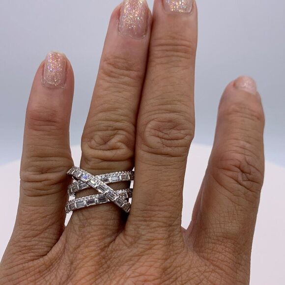 Earring vintage clip on, EUC, white gold colour, crystals, organic design - Picture 9 of 16